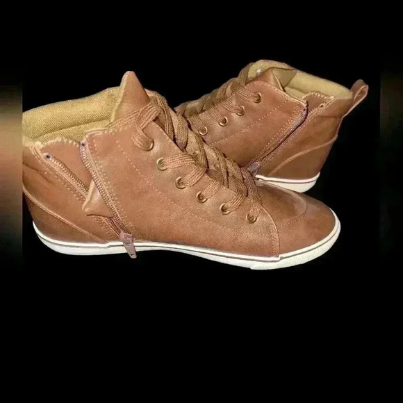 Size 7 Cat and Jack Brown High Tops w Zip Side. New Without Box. - Picture 6 of 8